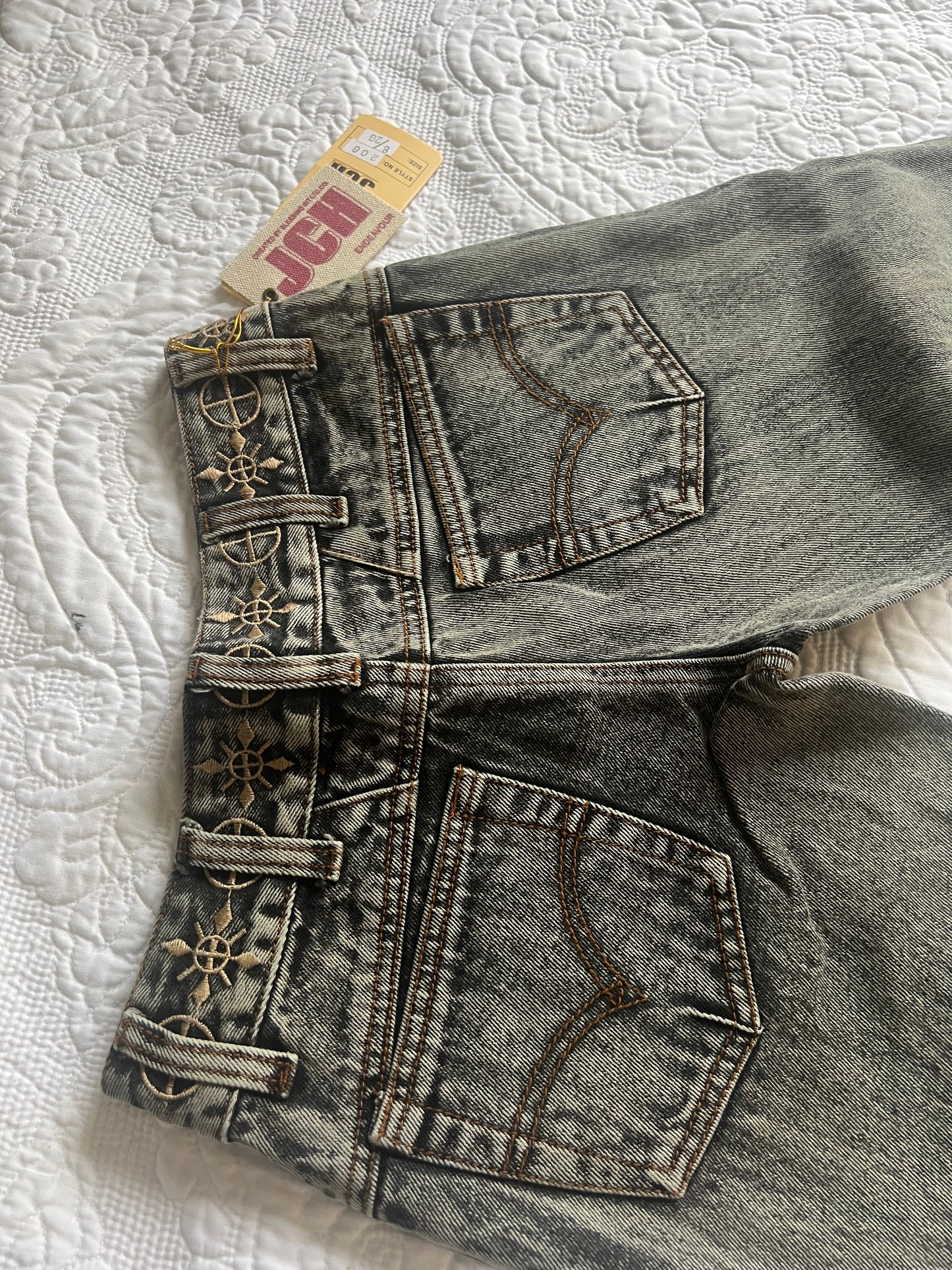 Women and men’s Flare Jeans - JCH206